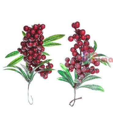 Декоративни клонки с червени плодчета