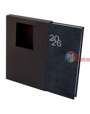 Календар-бележник с твърда корица и сребърна порезка, в кутия